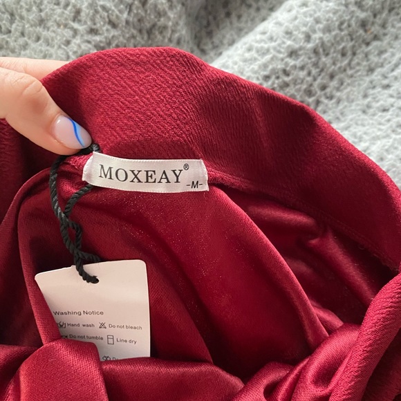 Red Moxeay skirt - Picture 2 of 2